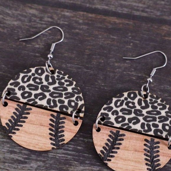 earrings - Picture 5 of 7